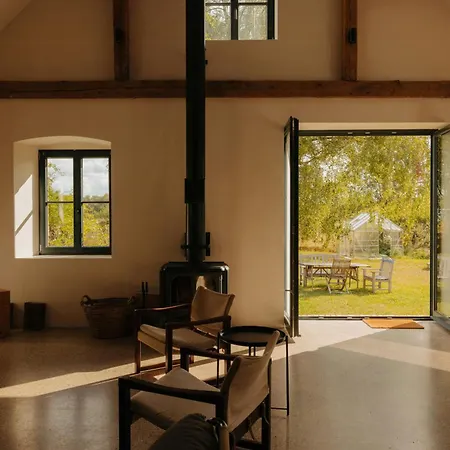 Nyaraló Design Amid Wild Uckermark Nature Flieth